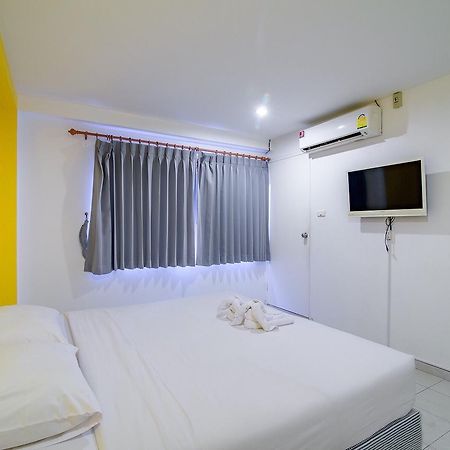 Blue Moon Hotel Хуахін Екстер'єр фото